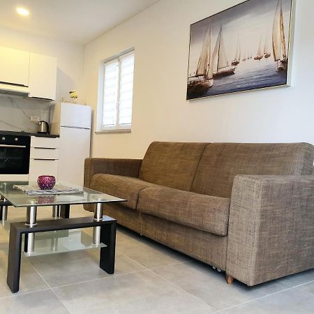 Sea Star Apartments Pjescana Uvala Eksteriør bilde