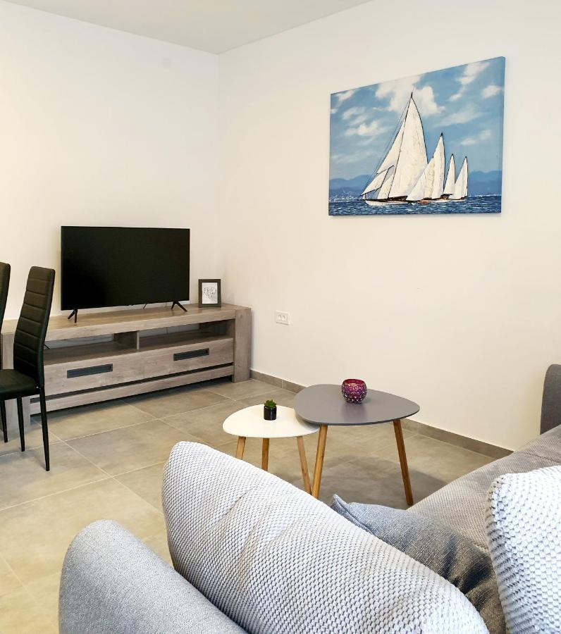 Sea Star Apartments Pjescana Uvala Eksteriør bilde